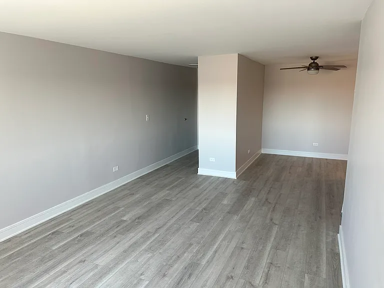 8352 W Catherine Ave #303 — Photo 21