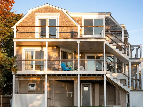 1304 Anthony Rd, Portsmouth, RI 02871