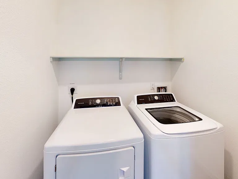 The Prospector Apartments — Photo 19