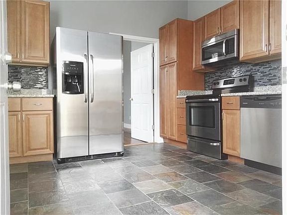 5th image of 2824 Cadiz St