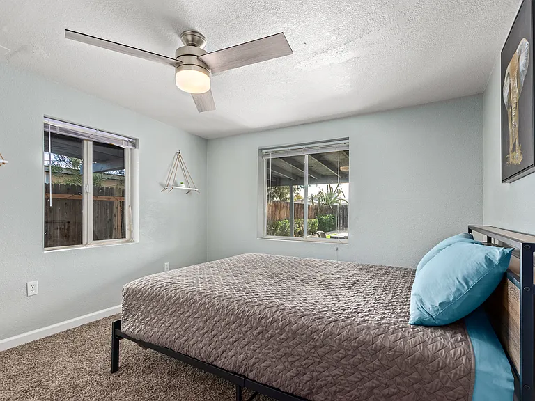 2031 E Orange St — Photo 24
