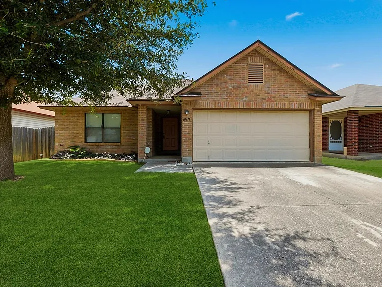 10411 Westfield Pl — Photo 3