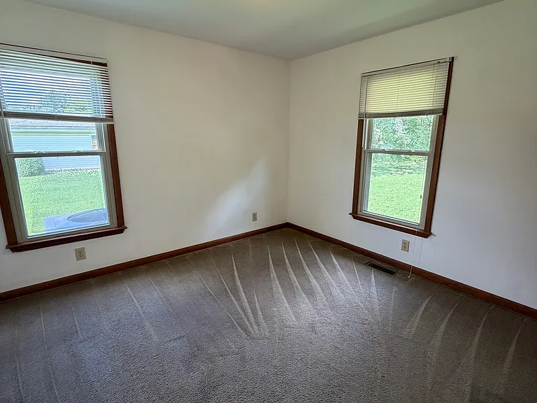 6318 Eatons Creek Rd — Photo 3