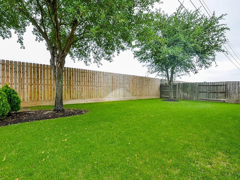 24514 Springwood Glen Ln — Photo 25