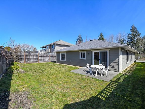 3rd image of 831 Aspen Rd