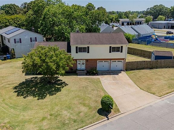 3rd image of 1338 Acredale Rd