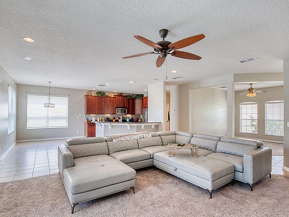 3rd image of 305 Wentworth Ave