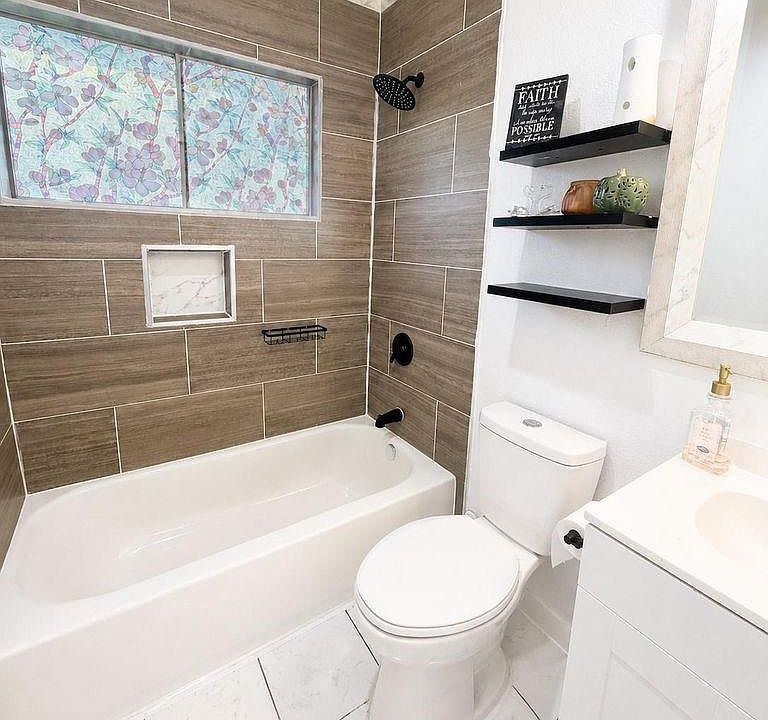 4th image of 515 E Prairie Ave