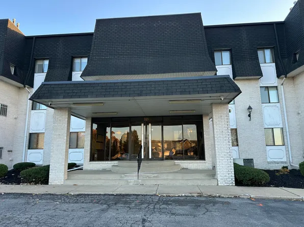 321 Deerpath Dr APT 109, Schererville, IN 46375