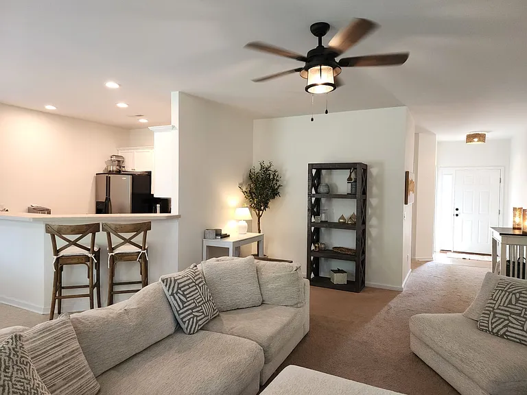 212 Sand Pebble Dr SE — Photo 8