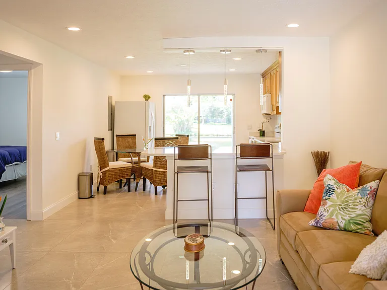 1425 Riverside Cir — Photo 34