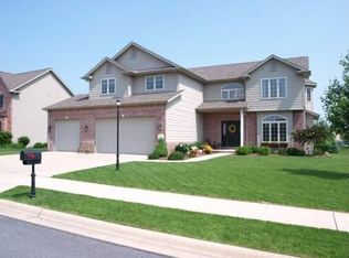 5321 Briarstone Dr, Peoria, IL 61615