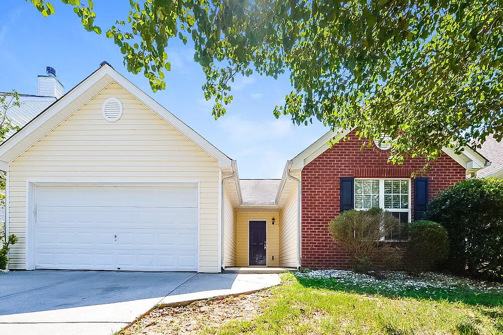 3 bed, 2.0 bath, 1440 sqft, $2,920 — Photo 1