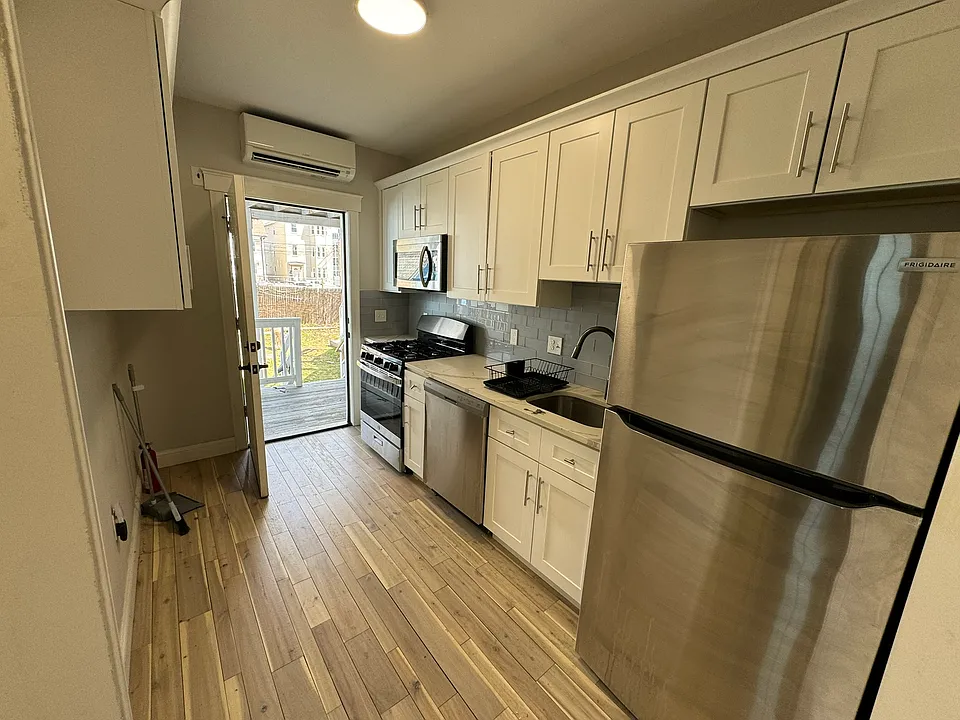 17 Otis St #1