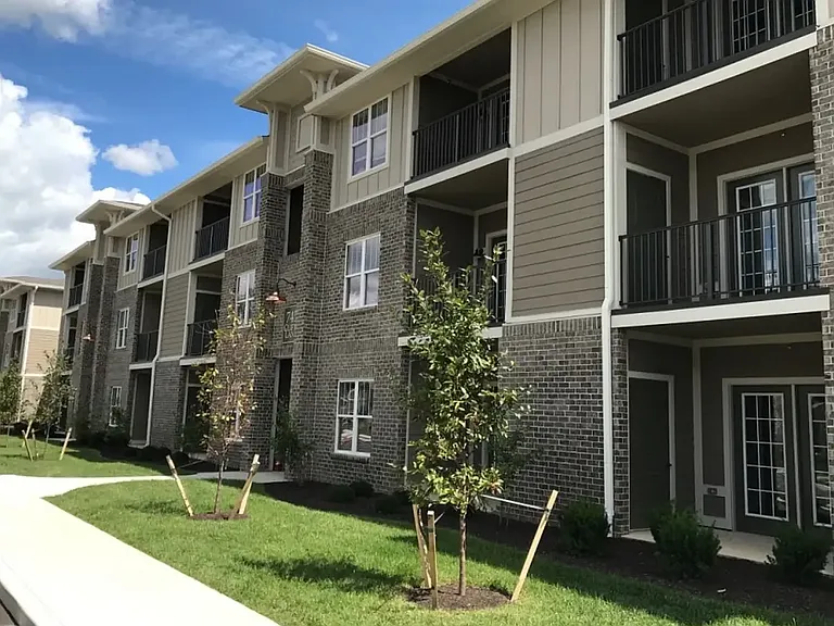 State Street Apartments — Photo 6
