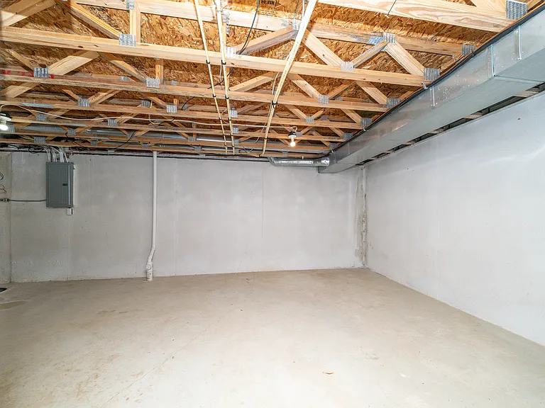 223 Tucker St — Photo 22