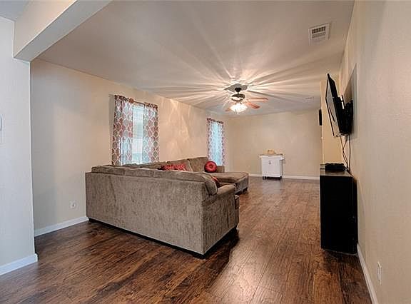 4th image of 2312 Greenhill Dr