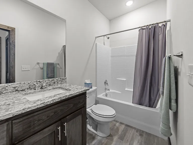 Settlers Trail Apartments — Photo 8