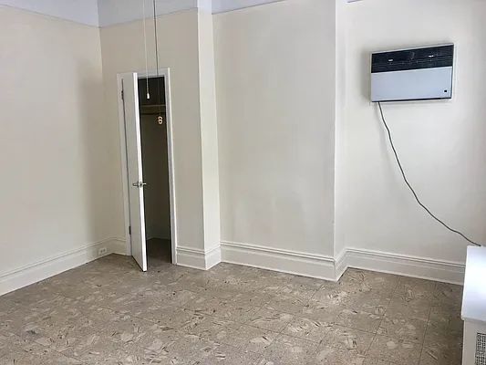 Rented by Signature Spaces NYC Corp | media 10