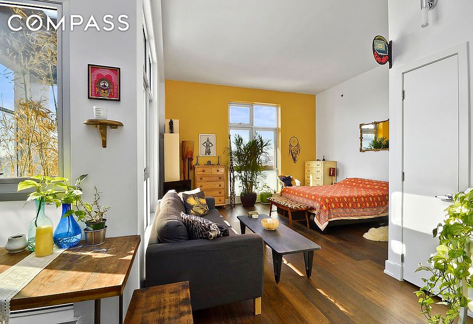 1st image of 390 Lorimer St APT 4C