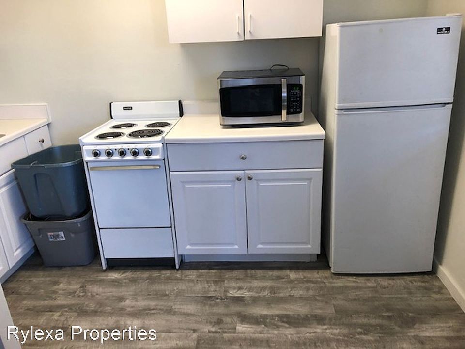 2nd image of 63 High St #15