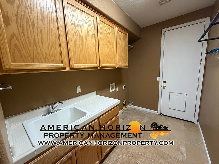 424 Crescent Dr — Photo 30