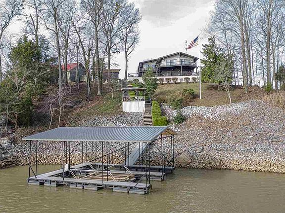 3rd image of 456 Skyline Dr