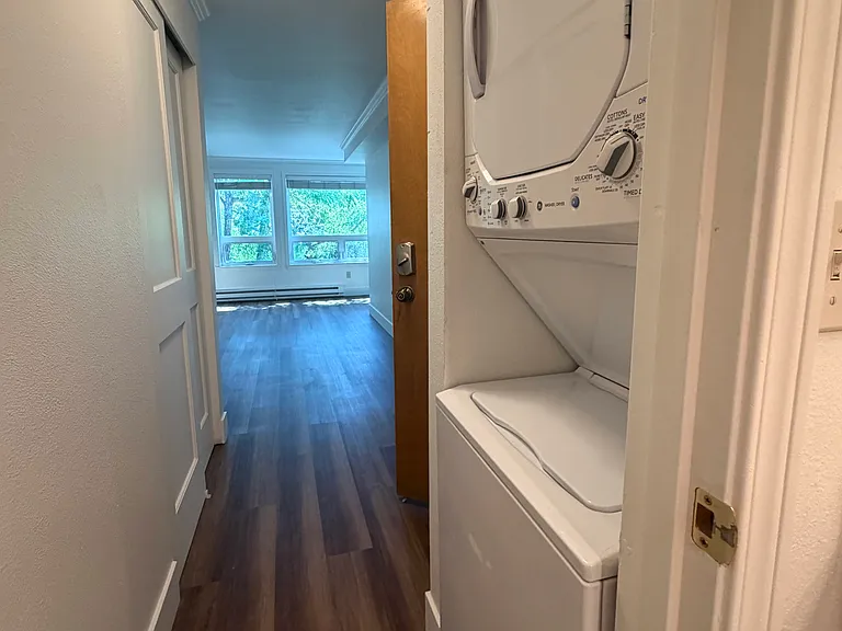 1410 W Raye St #302 — Photo 6
