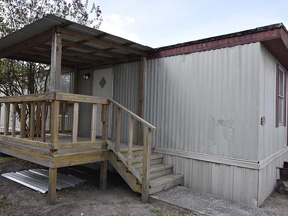 2nd image of 1504 N Winfree St #2