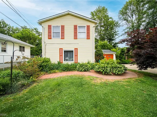 523 1st St, Geneva, OH 44041