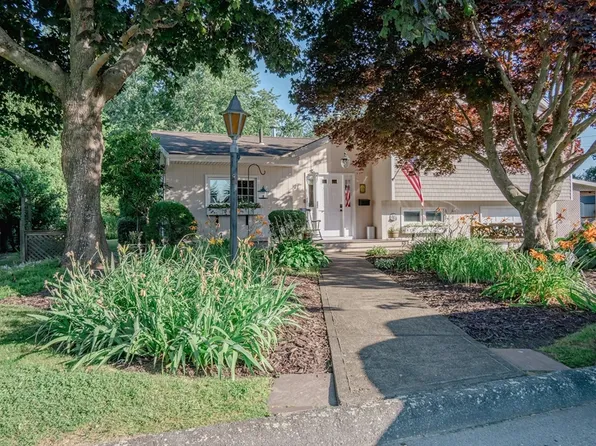 21 Prince St, Fairhaven, MA 02719