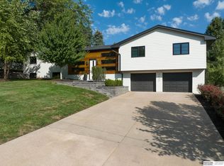 8426 Cedar St, Omaha, NE 68124