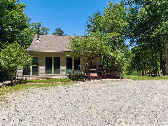 3rd image of 1042 Old Oliver Rd