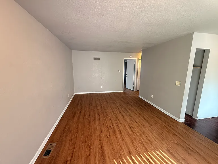 3469 Ridgecliffe Dr #1 — Photo 5