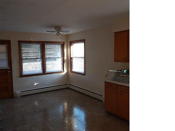 4th image of 13925 S Wentworth Ave APT 2