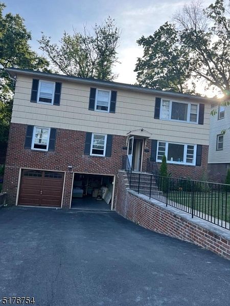 1st image of 20 Evelyn Ct