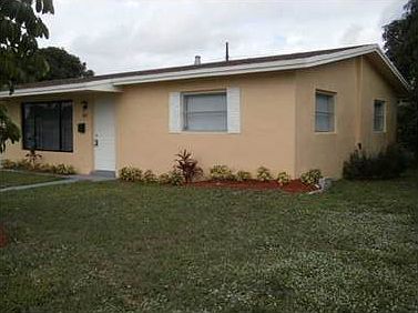 4th image of 5947 NW 16th Ct