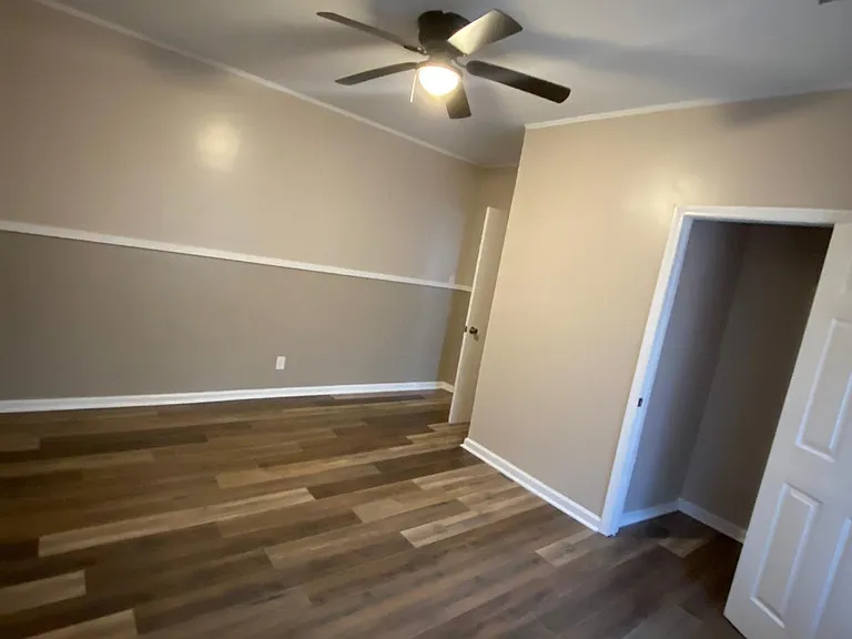 5122 School St — Photo 11