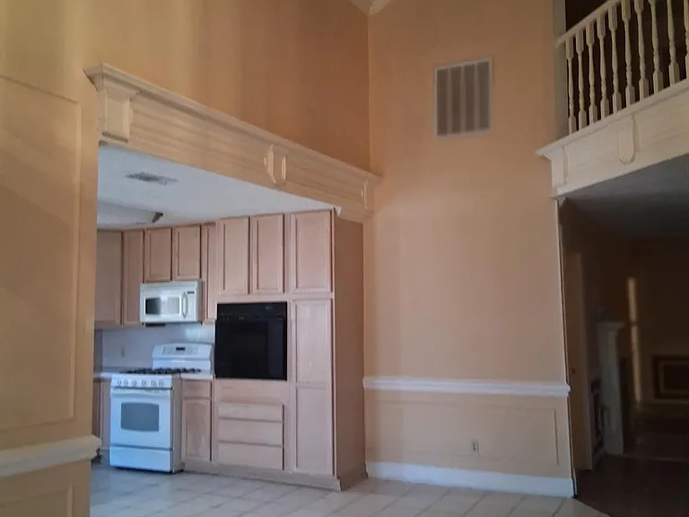 12323 W Bellfort St — Photo 3