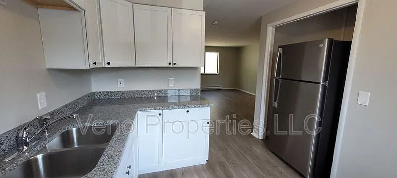 40 McIntyre St — Photo 4
