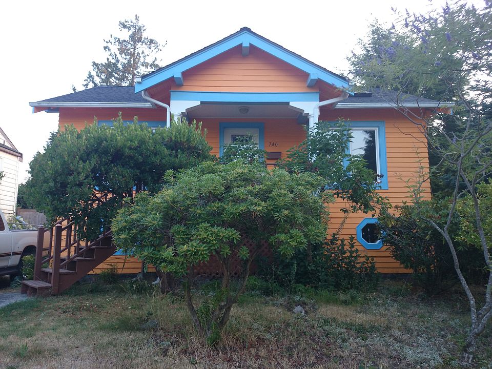 2nd image of 740 N 98th St