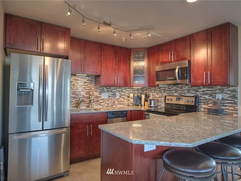 1140 Browns Point Blvd #6 — Photo 7