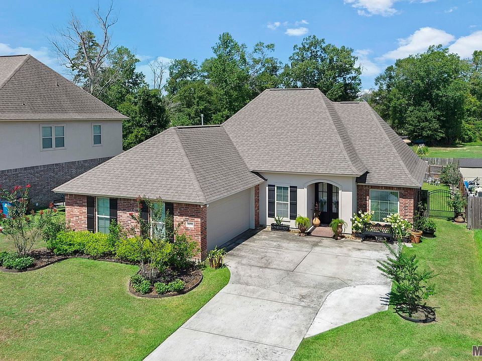 1st image of 18099 River Landing Dr
