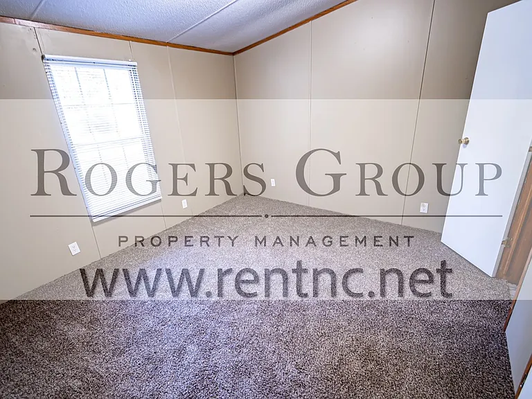 505 Tower Ln — Photo 7