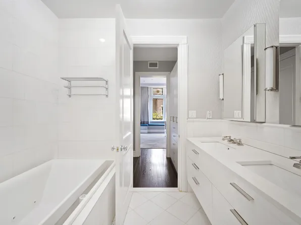 18 East 62nd Street image 16 of 21