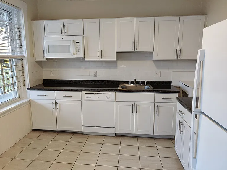 8 Barrows St #1 — Photo 20