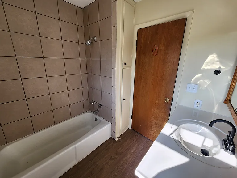 6295 Dresden Rd #B — Photo 30