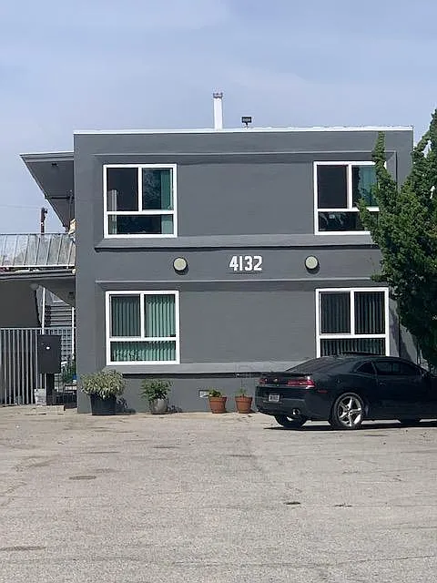 4132 Grand View Blvd — Photo 1