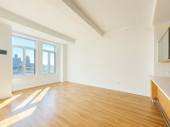 85 Adams Street image 7 of 16