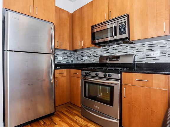 5th image of 1620 S Michigan Ave Unit 525